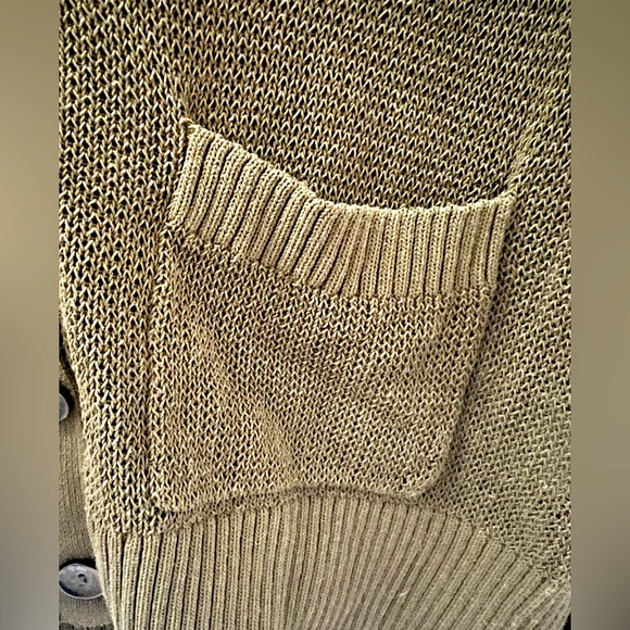 Olive Green Deep V-Neck 5 Button Cardigan w/ Small Front Pockets - Picture 6 of 7